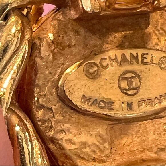 Auth CHANEL Clip on Earrings Gold-Plated/Faux Pearl Interlocking CCs Center - Picture 5 of 8